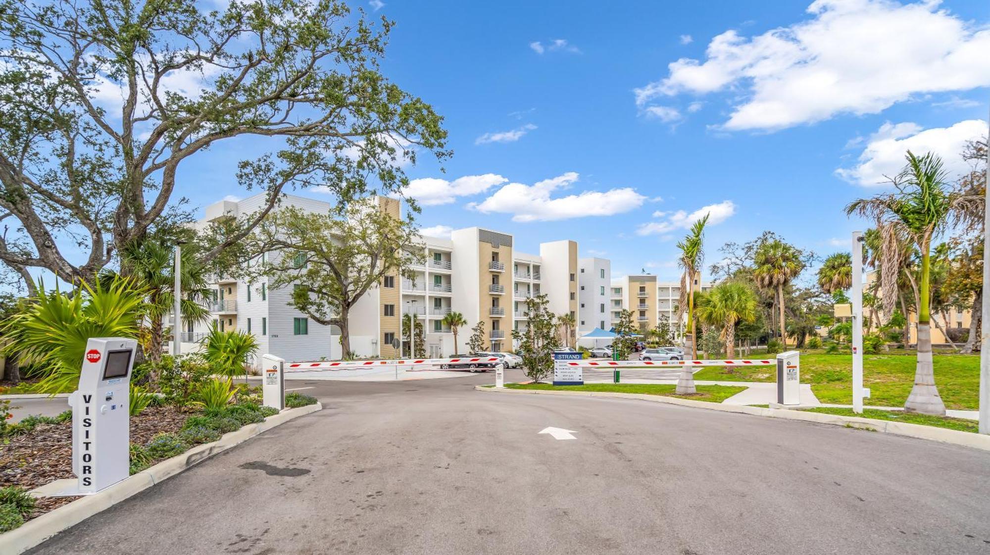 Waterside Retreat: Modern 2Br, Mins To Beach & Apt Apartment Sarasota Exterior photo